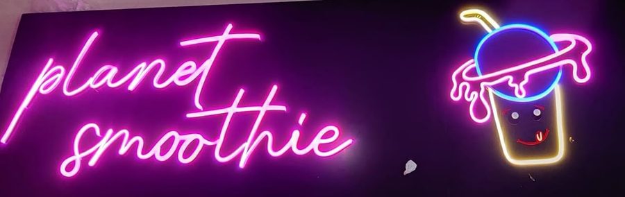 Planet Smoothie neon sign café